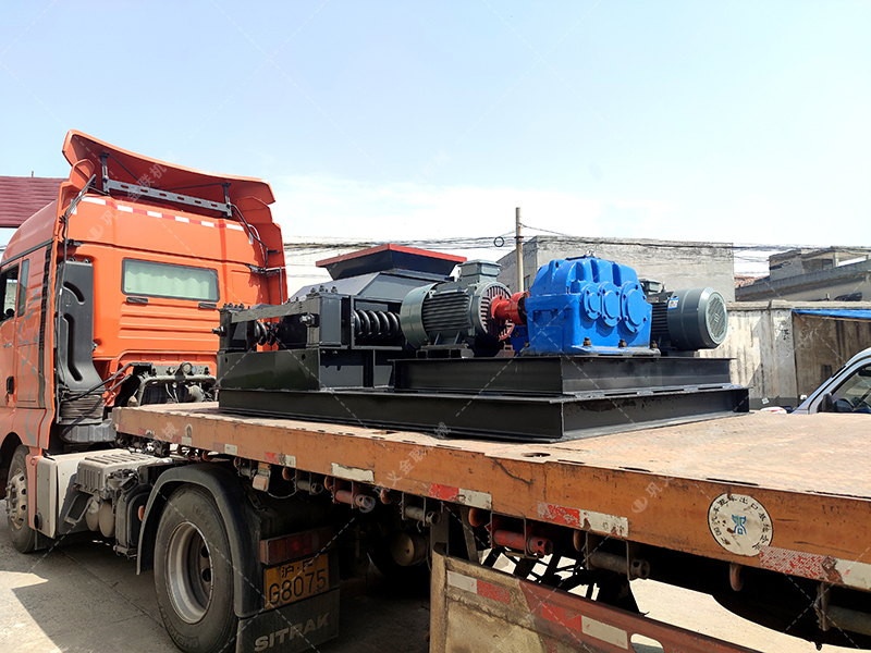 石膏破碎用什么設備？雙齒輥破碎機廠家哪家好？