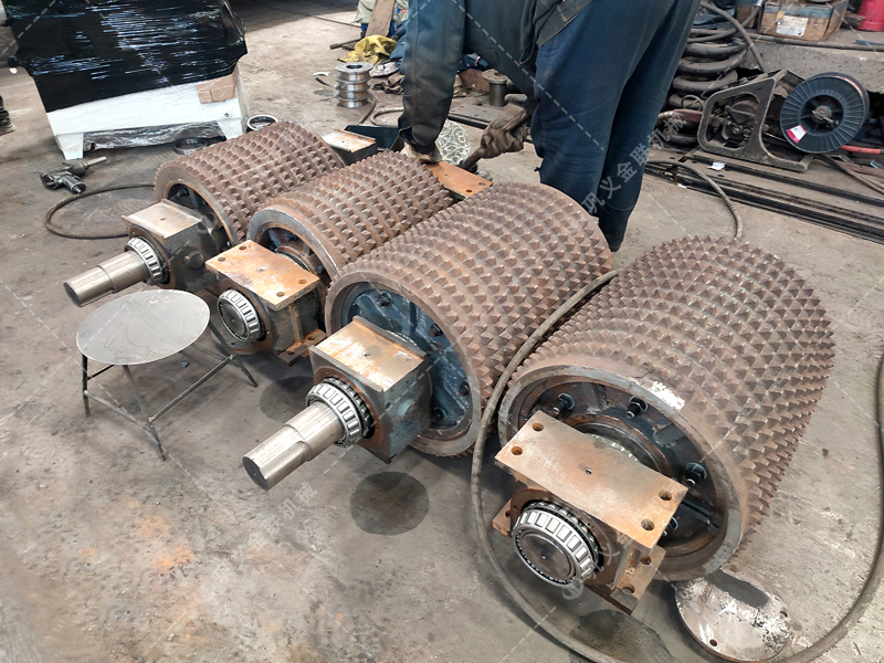 焦炭破碎粒度不達標？狼牙輥的 “齒形優化” 如何解決問題？