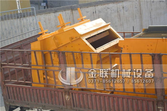 反擊式破碎機出現粉塵大的現象該怎么辦